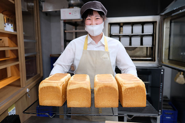 ふくよか本舗 こだわり食材が生みだす しあわせの食パン ことみせ