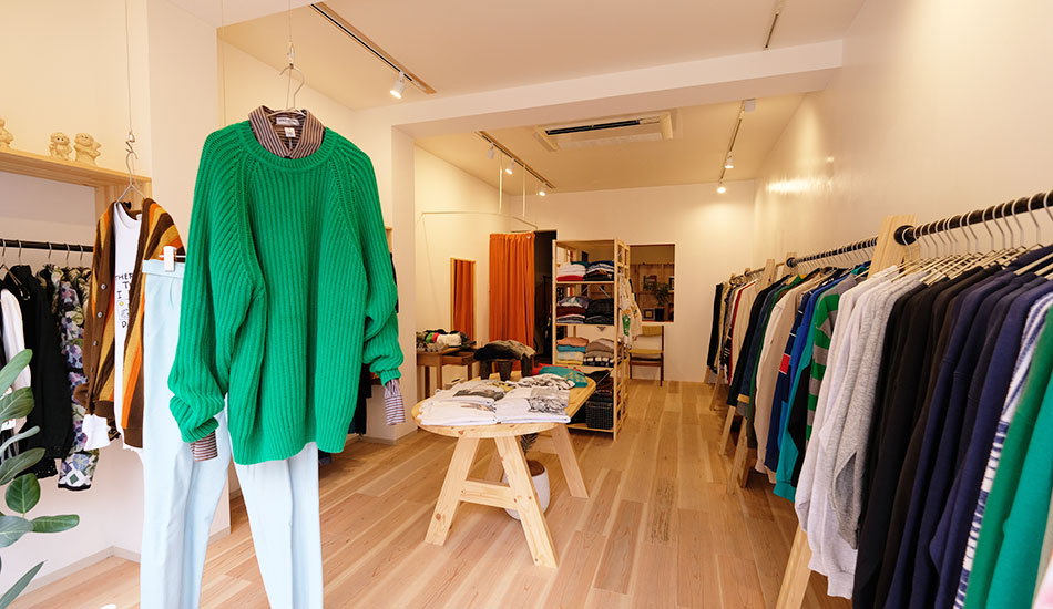 CHAPERONI vintage clothing store - おしゃれな輸入古着がそろう