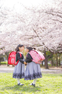満開の桜と女の子