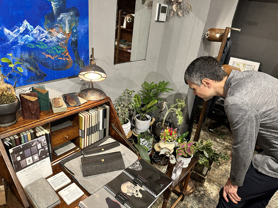 ジャンル無き展覧会 waji exhibit store